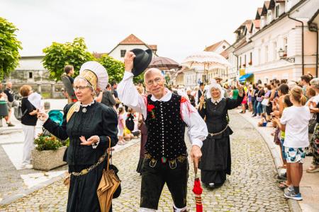 Povorka ob dnevih narodnih noš in oblačilne dedščine (97)